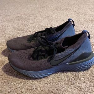 Nike mens size 9.5 shoes. Used great condition.